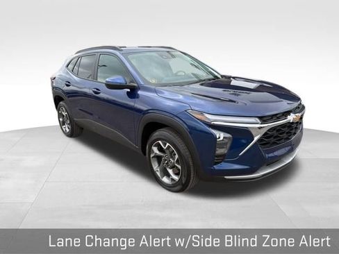 Used 2024 Chevrolet Trax LT w/ Driver Confidence Package image 21