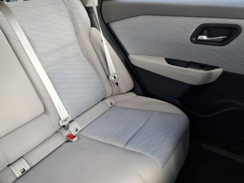 Used 2023 Nissan Rogue SV FWD image 18