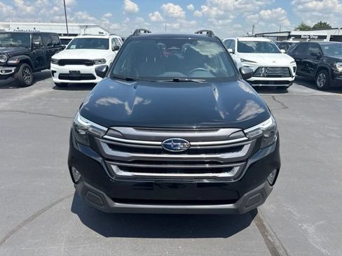 Used 2025 Subaru Forester Premium AWD/4WD image 10