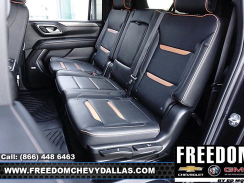 Used 2024 GMC Yukon XL AT4 image 10