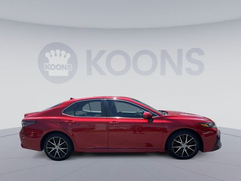 Used 2021 Toyota Camry SE FWD image 8