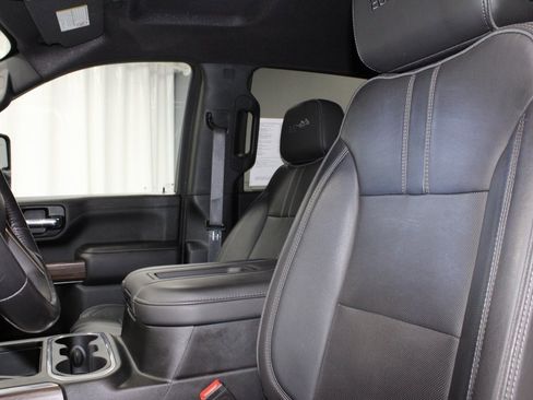 Used 2022 Chevrolet Silverado 3500 High Country image 24