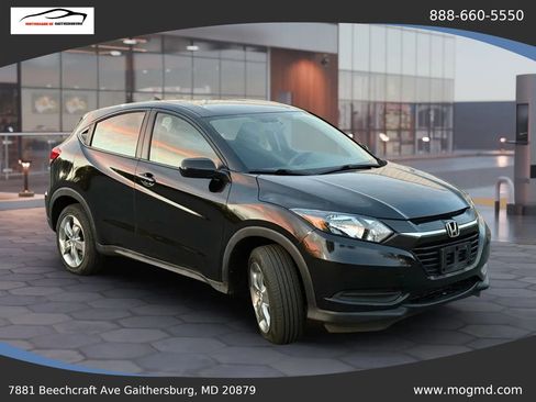 Used 2017 Honda HR-V LX image 2