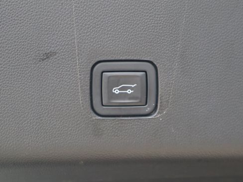 Used 2024 Chevrolet Traverse Premier w/ Redline Edition image 40