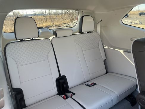 Used 2025 GMC Acadia Denali image 15