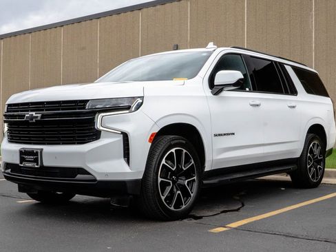 Certified 2023 Chevrolet Suburban RST AWD/4WD image 4