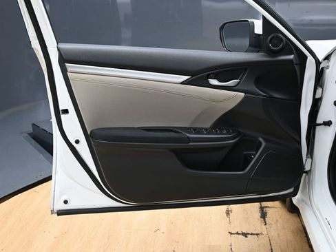 Used 2018 Honda Civic EX image 39