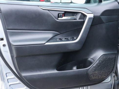 Certified 2022 Toyota RAV4 XLE w/ Convenience Package FWD image 22