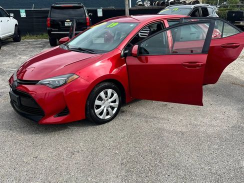 Used 2019 Toyota Corolla L image 9