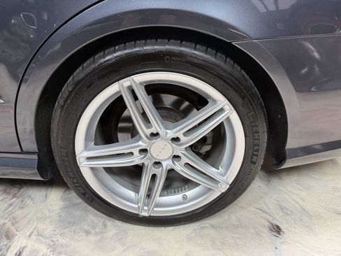 Used 2011 Mercedes-Benz E 350 4MATIC Sedan image 30