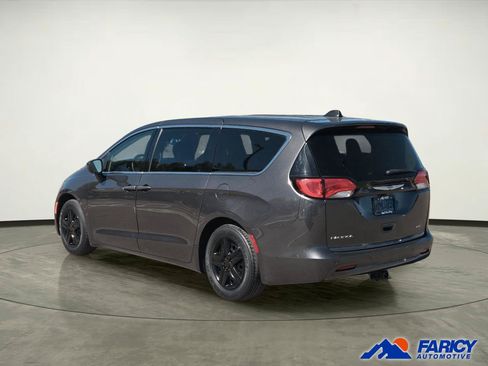 Used 2019 Chrysler Pacifica L FWD image 3