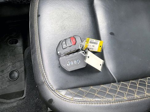 Certified 2023 Jeep Wrangler Sahara image 32