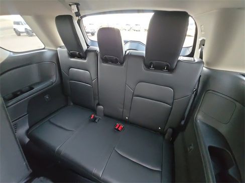 Used 2024 Nissan Pathfinder SL image 16