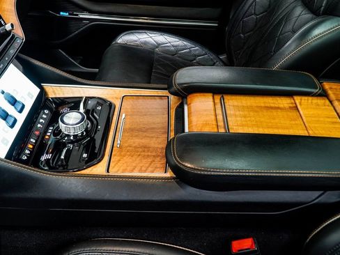 Used 2022 Jeep Grand Wagoneer Series III w/ Rear Seat Video Group 1 image 16