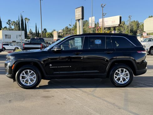 Used 2023 Jeep Grand Cherokee Limited image 4