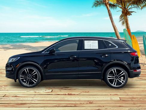 Used 2017 Lincoln MKC Reserve w/ Lincoln MKC Climate Package AWD/4WD image 3