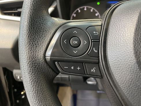 Used 2025 Toyota Corolla LE FWD image 19