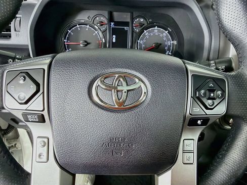 Used 2021 Toyota 4Runner SR5 Premium w/ Moonroof Package RWD image 16