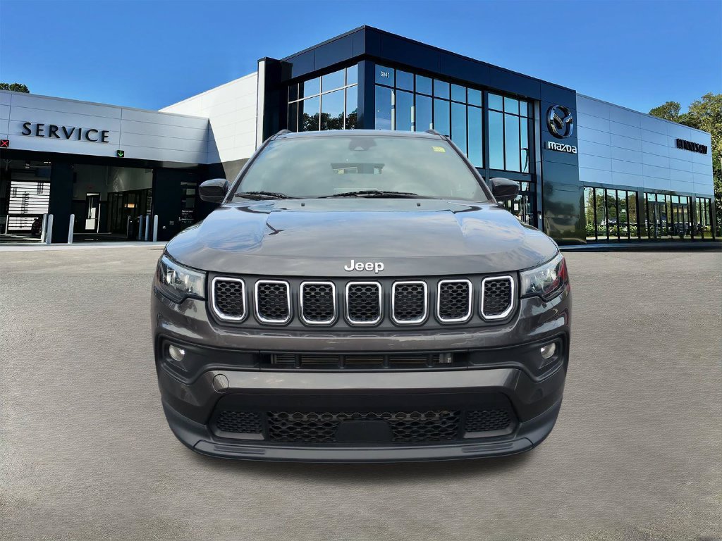 Used 2023 Jeep Compass Latitude w/ Convenience Group AWD/4WD image 8