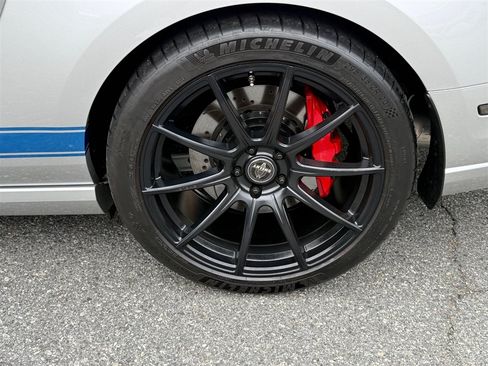 Used 2014 Ford Mustang Shelby GT500 w/ Equipment Group 821A RWD image 19