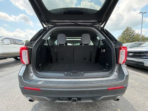Used 2023 Ford Explorer XLT w/ Equipment Group 202A AWD/4WD image 13
