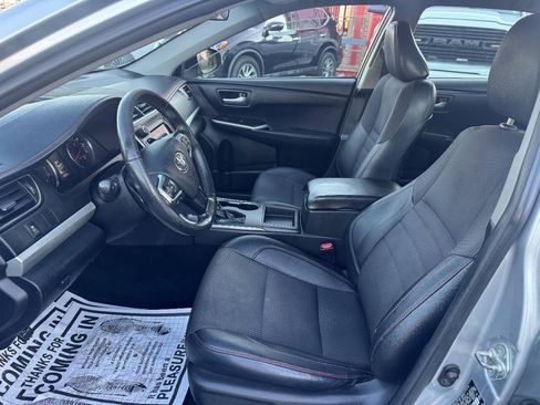 Used 2017 Toyota Camry SE FWD image 16