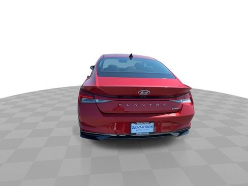 Used 2021 Hyundai Elantra Limited FWD image 7