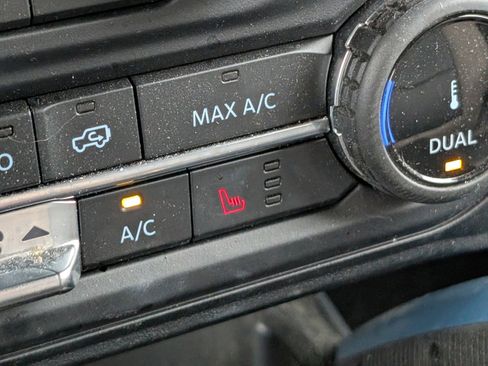 Used 2022 Ford Bronco Wildtrak image 11