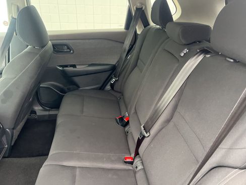 Used 2023 Nissan Rogue S image 12