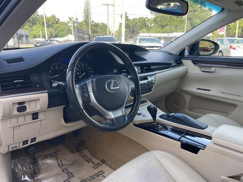 Used 2013 Lexus ES 350 w/ Luxury Pkg FWD image 14
