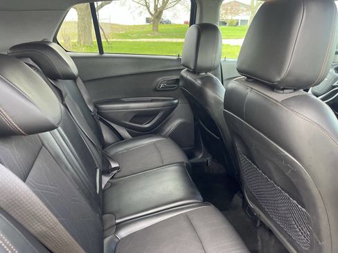 Used 2018 Chevrolet Trax LT w/ LT Convenience Package AWD/4WD image 30