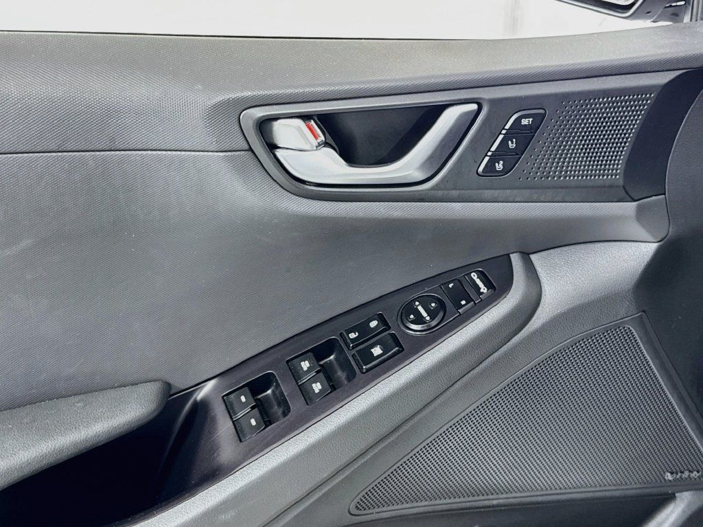 Used 2019 Hyundai Ioniq Limited FWD image 19