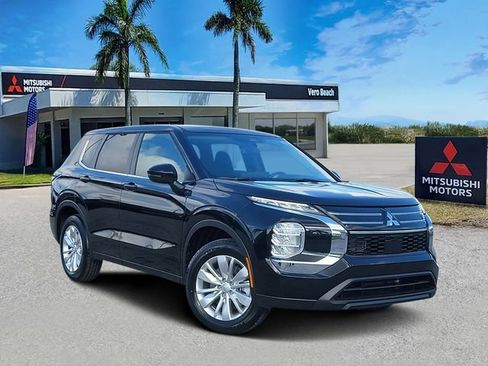 New 2026 Mitsubishi Outlander ES FWD image 1