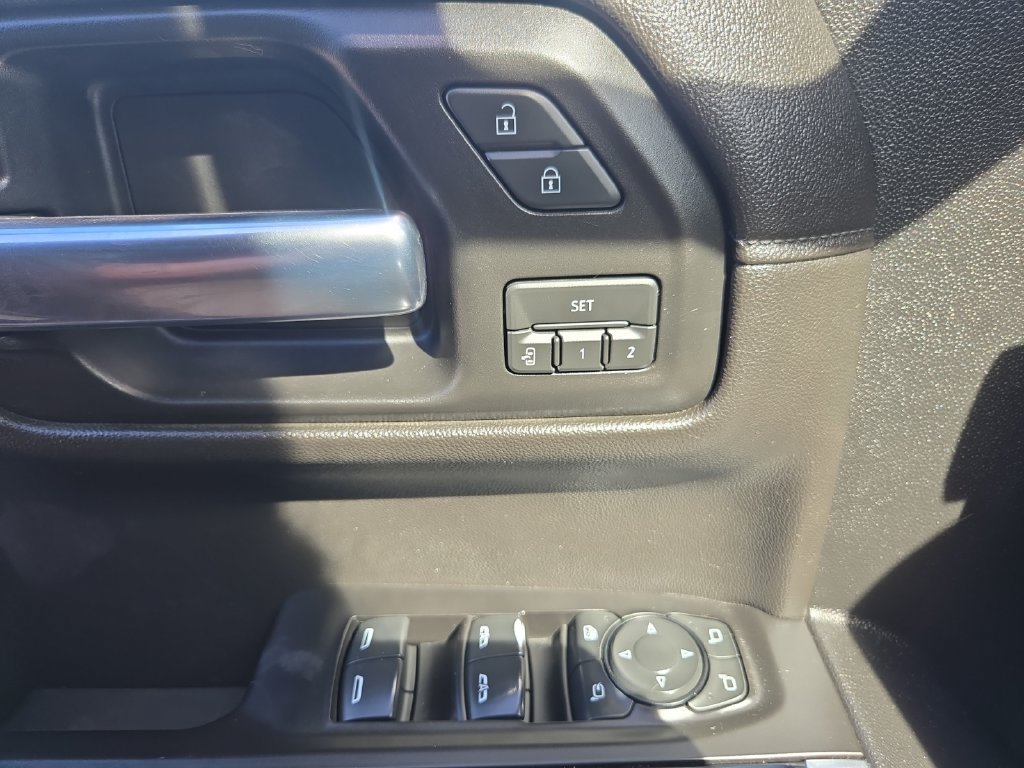 Used 2020 Chevrolet Silverado 1500 LTZ w/ LTZ Plus Package AWD/4WD image 19