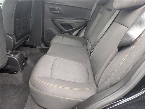 Used 2020 Chevrolet Trax LT image 17