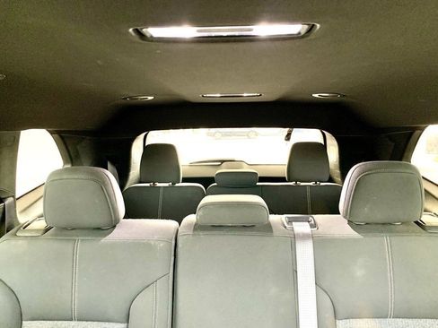 Used 2025 GMC Acadia Elevation image 15