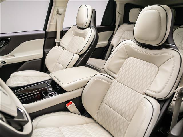 Used 2023 Lincoln Aviator Black Label w/ Dynamic Handling Package AWD/4WD image 15