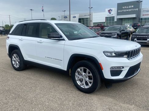 Used 2023 Jeep Grand Cherokee Limited AWD/4WD image 8