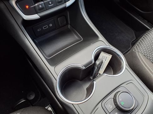 Certified 2022 GMC Terrain SLE image 11