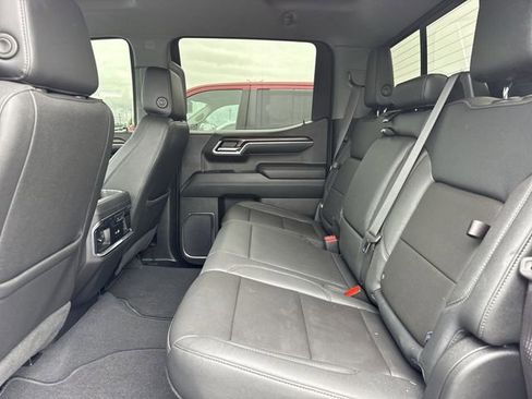 Used 2024 GMC Sierra 1500 SLT w/ SLT Premium Package AWD/4WD image 9
