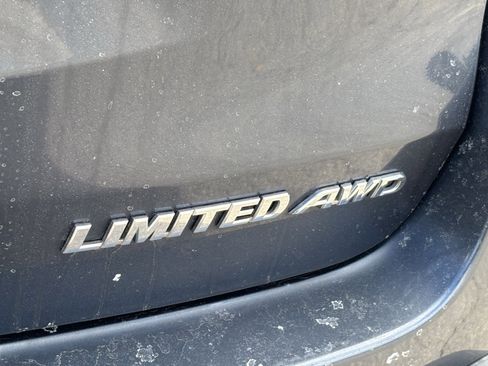 Used 2019 Toyota Highlander Limited image 3