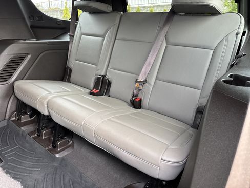 Used 2022 GMC Yukon SLT w/ SLT Premium Package RWD image 32