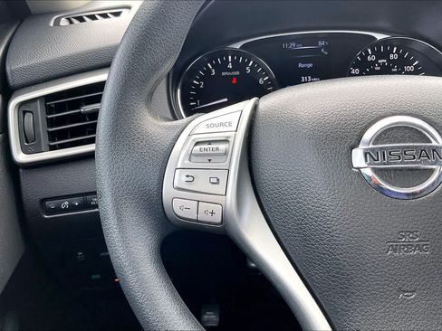 Used 2016 Nissan Rogue SV w/ SV Premium Package FWD image 24
