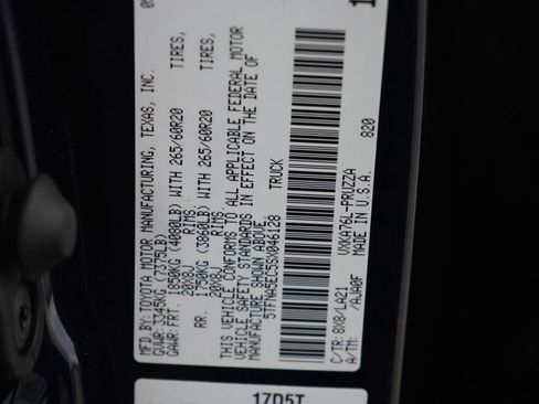 Used 2025 Toyota Tundra Platinum image 30