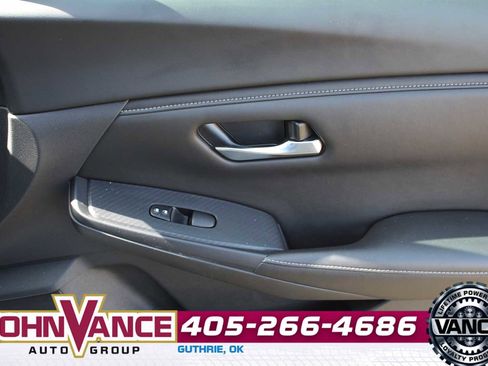 Used 2024 Nissan Sentra SV image 11