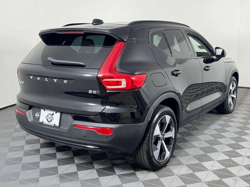 Certified 2025 Volvo XC40 B5 Plus AWD/4WD image 6