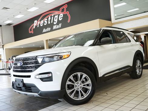 Used 2023 Ford Explorer XLT w/ Equipment Group 202A AWD/4WD image 22