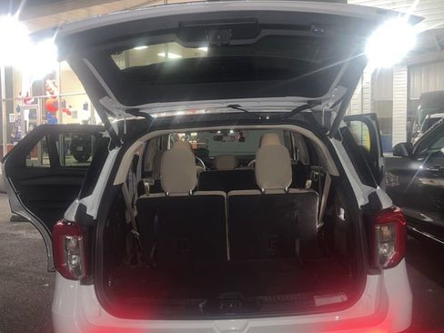 Used 2020 Ford Explorer 2WD image 6