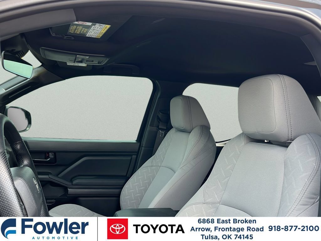 Certified 2025 Toyota Tacoma SR5 AWD/4WD image 22
