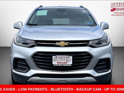 Used 2018 Chevrolet Trax LT w/ LT Convenience Package image 2